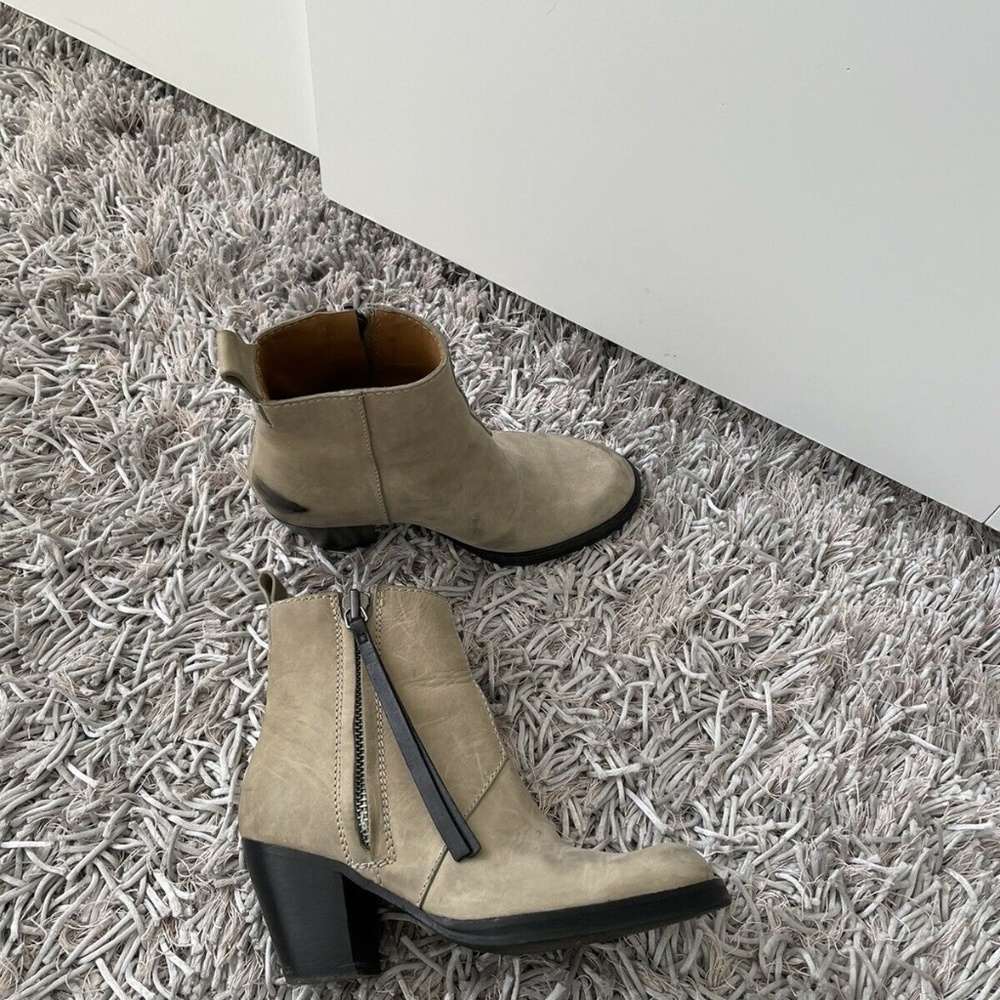 Acne beige suede ankle boots - Picture 7 of 11
